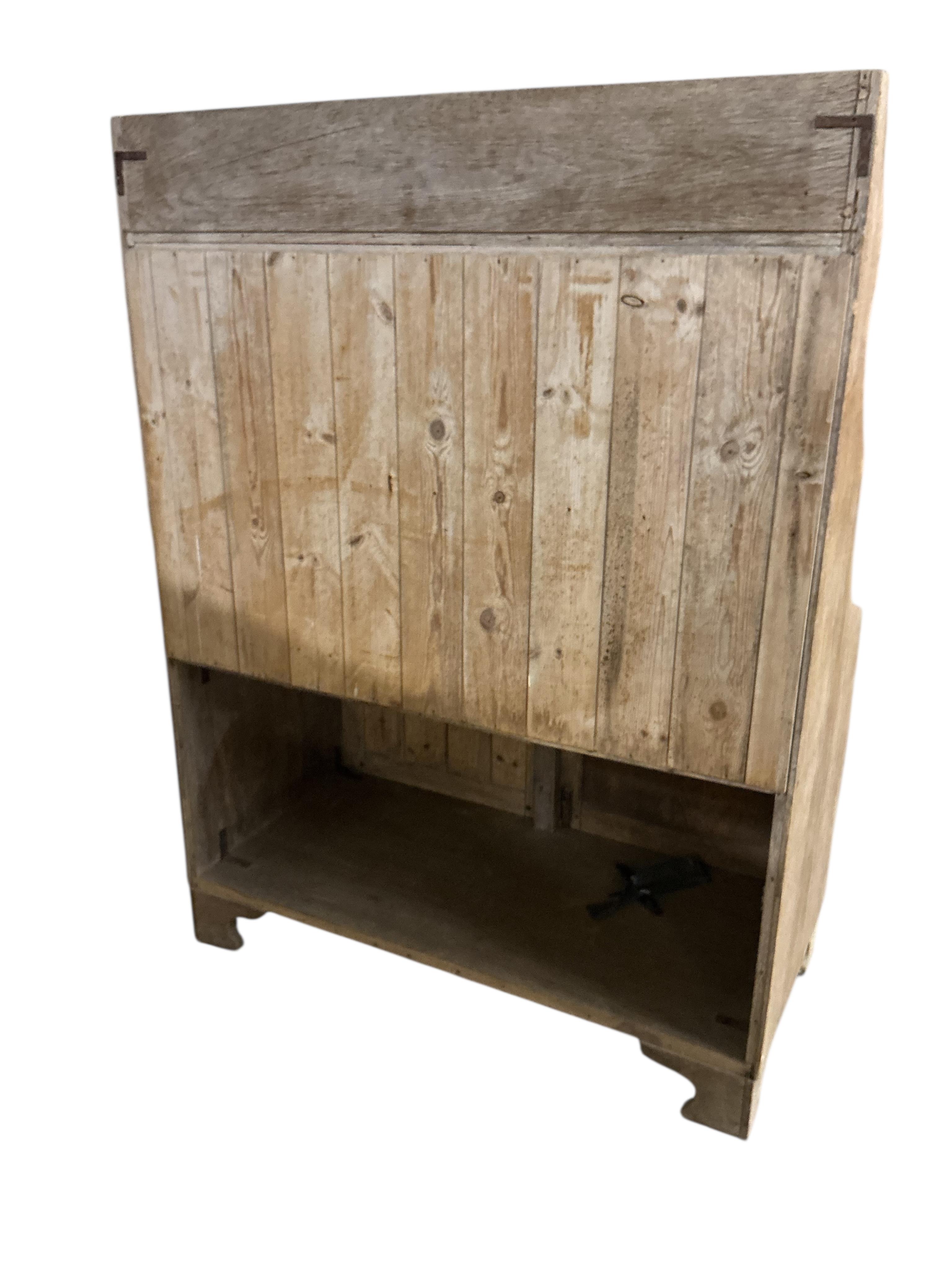 An oak and pine graduated open bookcase cupboard, width 91cm, depth 44cm, height 121cm